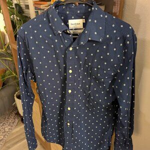 Men's Goodfellow Casual Button Down, Sized M